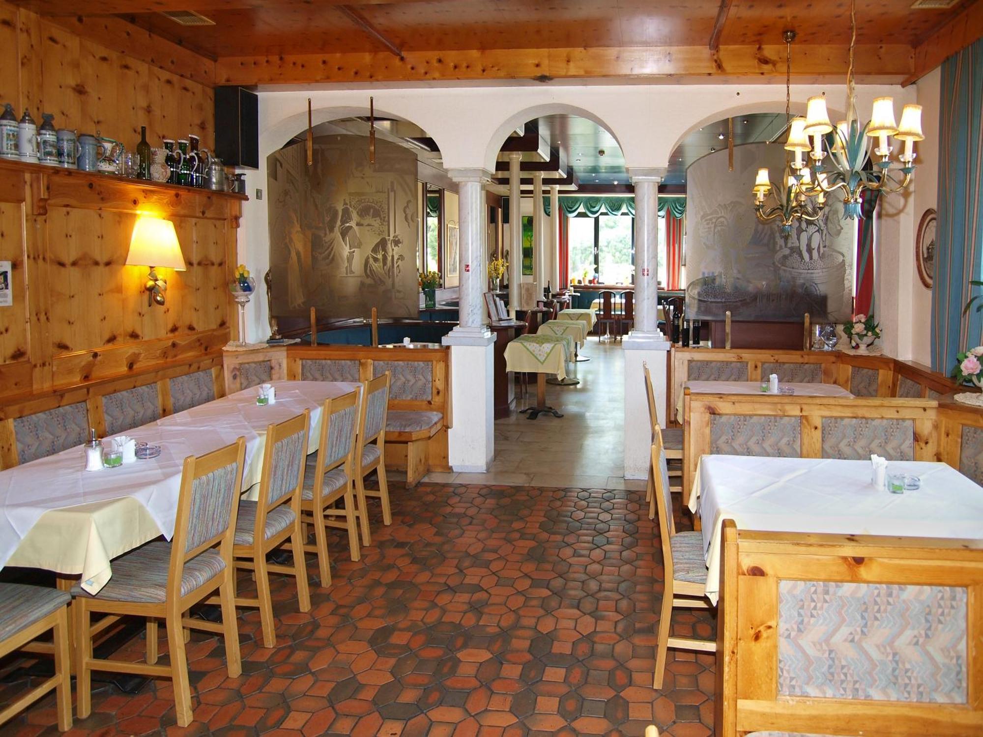 Gastwirtschaft & Holzinger Hotel